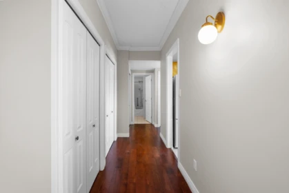 Mudroom Photo of 919 31955 Old Yale Road, Abbotsford, BC