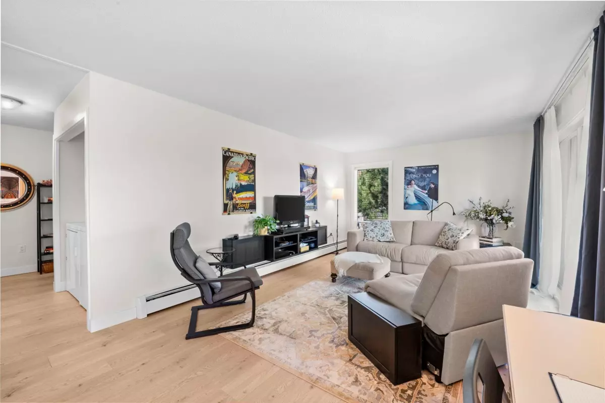 Family Room Photo of 306 2414 Church Street, Abbotsford, BC