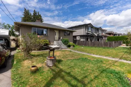 Breakfast Nook Photo of 7465 Rosewood Street, Burnaby, BC