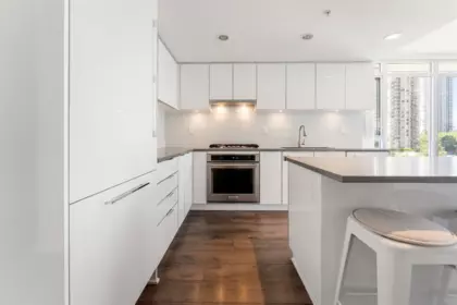 Walk-In Closet Photo of 608 2388 Madison Avenue, Burnaby, BC
