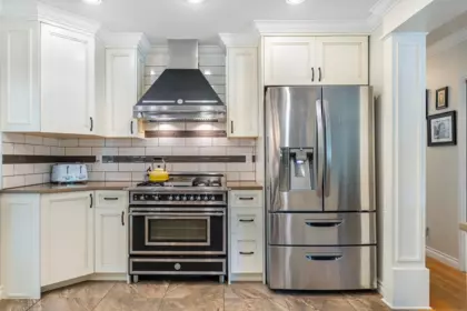 Kitchen Island Photo of 1879 Rodger Avenue, Port Coquitlam, BC