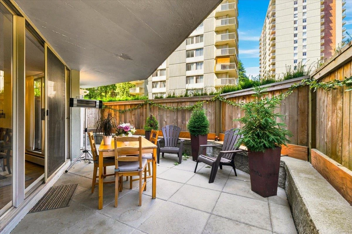 Living Room Photo of 108 2024 Fullerton Avenue, North Vancouver, BC