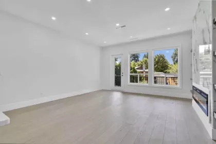 Breakfast Nook Photo of 102 5737 172 Street, Surrey, BC