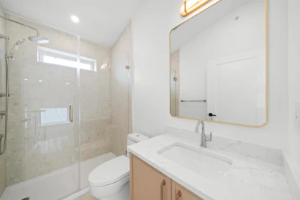 Guest Bathroom Photo of 1 6461 E Prince Edward Street, Vancouver, BC