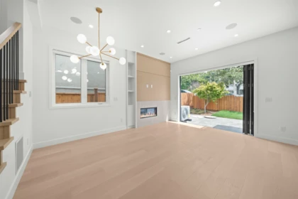 Kitchen Photo of 1 6461 E Prince Edward Street, Vancouver, BC
