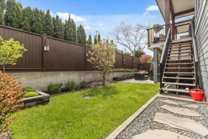 Swimming Pool Photo of 60 46110 Thomas Road, Chilliwack, BC