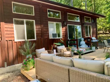 Breakfast Nook Photo of 332 Deacon Hill Road, Mayne Island, BC