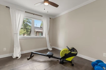 Entry Foyer Photo of 413 Maple Street, Cultus Lake, BC