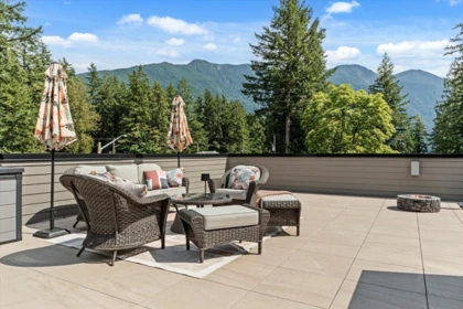 Front Yard Photo of 413 Maple Street, Cultus Lake, BC