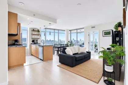 Kitchen Photo of 1102 89 W 2nd Avenue, Vancouver, BC
