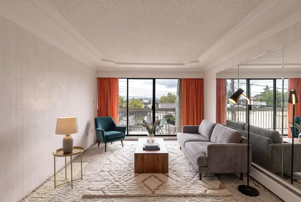 Living Room Photo of 305 2080 Maple Street, Vancouver, BC