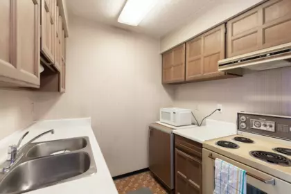 Walk-In Closet Photo of 305 2080 Maple Street, Vancouver, BC