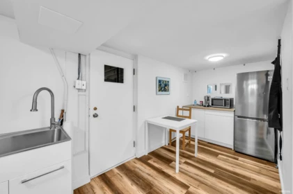 Laundry Room Photo of 3174 W 10th Avenue, Vancouver, BC