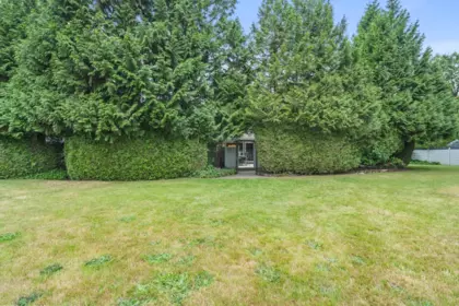 Hot Tub / Spa Photo of 2 9151 Forest Grove Drive, Burnaby, BC