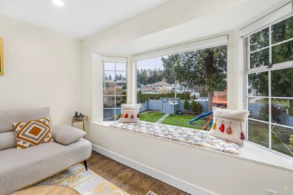 Breakfast Nook Photo of 1965 128 Street, Surrey, BC