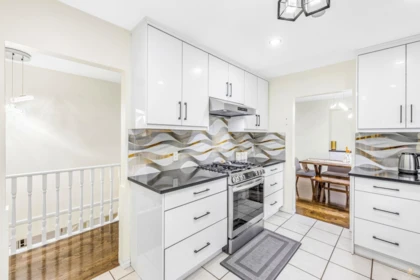Kitchen Photo of 1965 128 Street, Surrey, BC