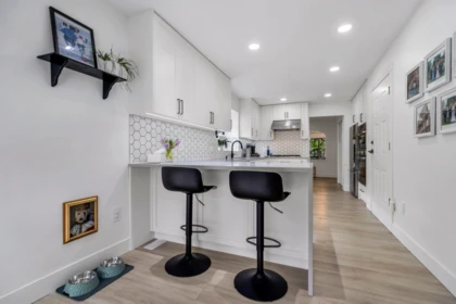 Kitchen Photo of 1102 Strathaven Drive, North Vancouver, BC