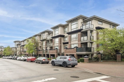 111 10822 City Parkway, Surrey, BC, Surrey — Apartment/Condo for sale