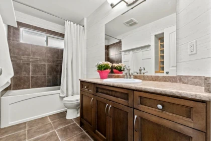 Entry Foyer Photo of 24699 103a Avenue, Maple Ridge, BC