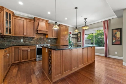 Kitchen Island Photo of 24699 103a Avenue, Maple Ridge, BC