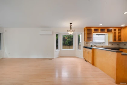 Kitchen Island Photo of 2333 150b Street, Surrey, BC
