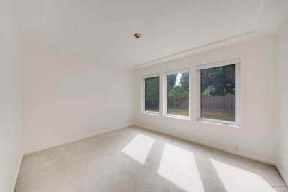 Loft / Bonus Room Photo of 2333 150b Street, Surrey, BC