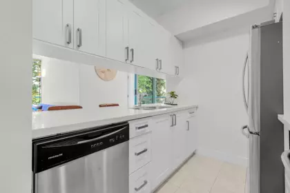 302 8871 Lansdowne Road, Richmond, BC, Richmond — Apartment/Condo for sale
