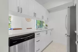302 8871 Lansdowne Road, Richmond, BC