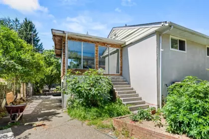 Outdoor Kitchen Photo of 10240 140 Street, Surrey, BC