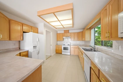 Walk-In Closet Photo of 2677 Fortress Drive, Port Coquitlam, BC