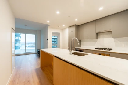 902 7977 Lansdowne Road, Richmond, BC, Richmond — Apartment/Condo for sale