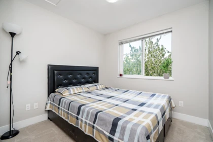Basement Recreation Room Photo of 68 19433 68 Avenue, Surrey, BC
