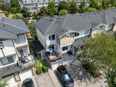 Front Yard Photo of 68 19433 68 Avenue, Surrey, BC