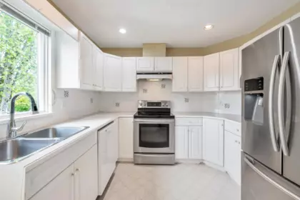 Walk-In Closet Photo of 234 13888 70 Avenue, Surrey, BC