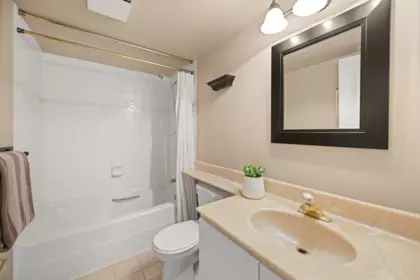 Hallway Photo of 1505 1235 Quayside Drive, New Westminster, BC