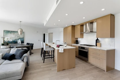 409 3220 Connaught Crescent, North Vancouver, BC, North Vancouver — Apartment/Condo for sale