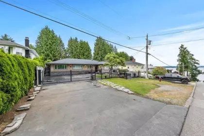 1360 Everall Street, White Rock, BC, White Rock — Single Family Residence for sale