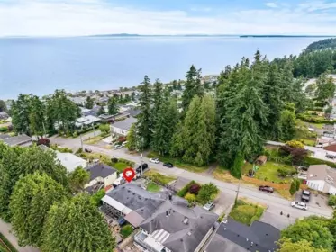 Primary Bedroom Photo of 1360 Everall Street, White Rock, BC