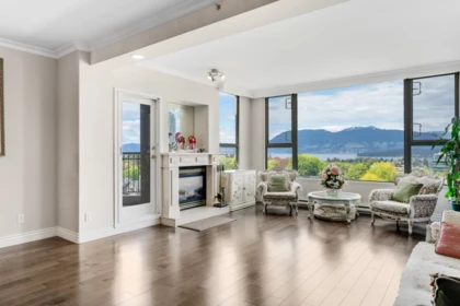 Breakfast Nook Photo of 1000 1788 W 13th Avenue, Vancouver, BC