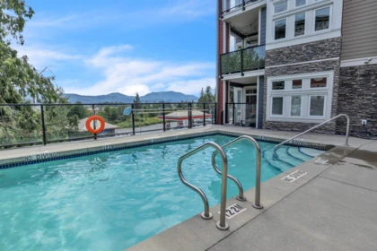 115 2242 Whatcom Road, Abbotsford, BC, Abbotsford — Apartment/Condo for sale