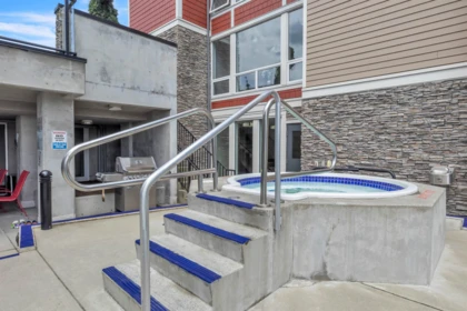 115 2242 Whatcom Road, Abbotsford, BC, Abbotsford — Apartment/Condo for sale