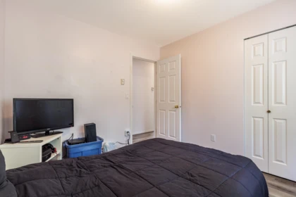 Basement Recreation Room Photo of 5728 Trail Avenue, Sechelt, BC