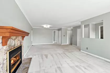 Kitchen Island Photo of 20161 Ospring Street, Maple Ridge, BC