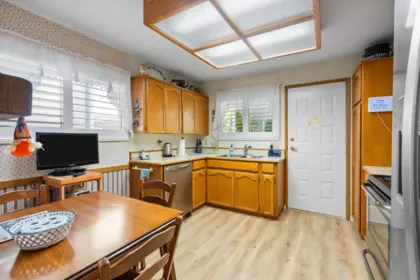 Primary Bedroom Photo of 23410 Nightingale Avenue, Maple Ridge, BC