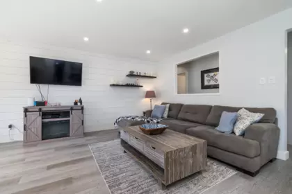 15669 20 Avenue, Surrey, BC, Surrey — Half Duplex for sale
