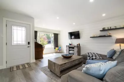 15669 20 Avenue, Surrey, BC, Surrey — Half Duplex for sale