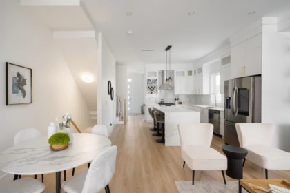 Kitchen Island Photo of 1 122 Eighth Avenue, New Westminster, BC