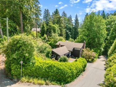 4704 Dogwood Lane, West Vancouver, BC, West vancouver — Single Family Residence for sale