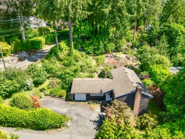4704 Dogwood Lane, West Vancouver, BC, West vancouver — Single Family Residence for sale