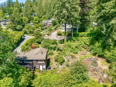 4704 Dogwood Lane, West Vancouver, BC, West vancouver — Single Family Residence for sale